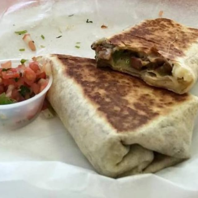 Quesadilla Suiza de Harina.